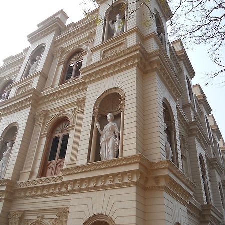 Prayag Aristro Club Kolkata Bagian luar foto