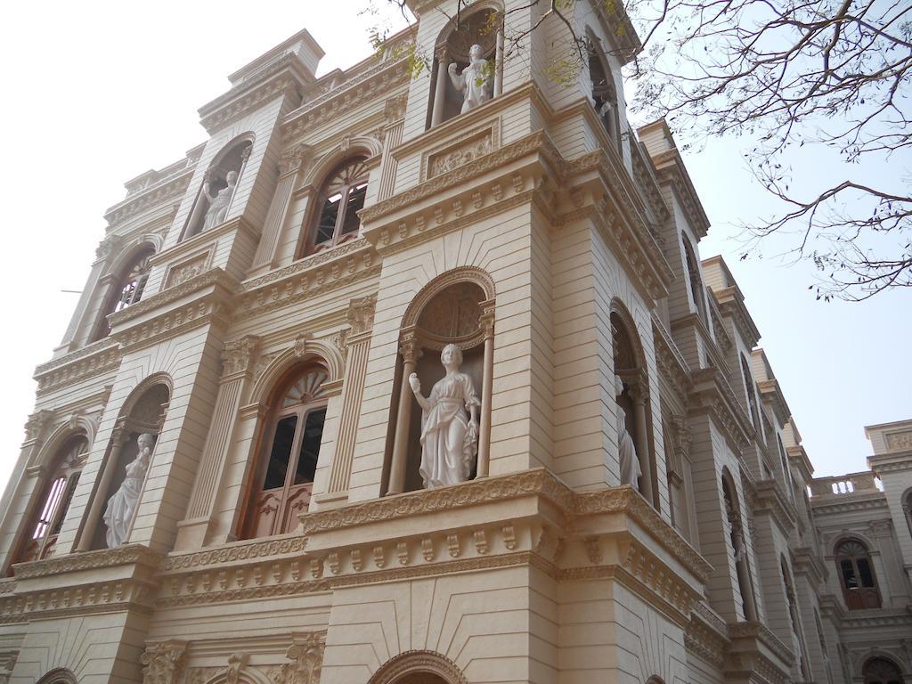Prayag Aristro Club Kolkata Bagian luar foto